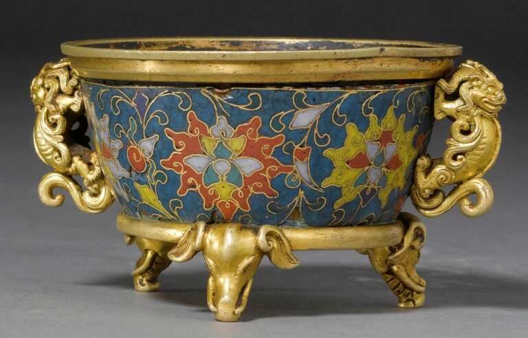 Kineski emajl u Muzeju Mimara